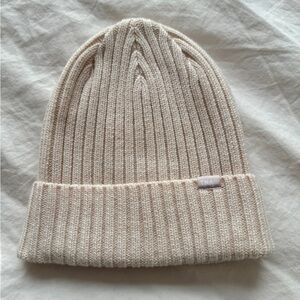 BNWT TNA Rush Beanie - Milk